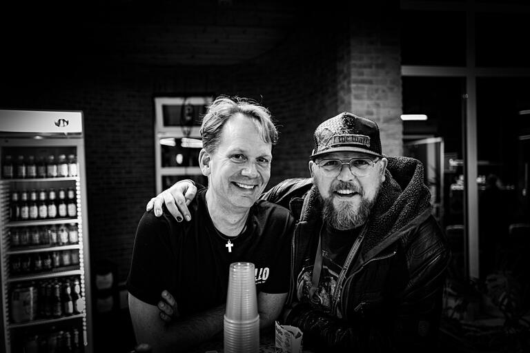 "Crazy Doc" ohne Kostüm: Jochen Veit (links) mit mit Michael Holtkamp (Tonstudioleiter noise2signal). "Crazy Doc" ohne Kostüm: Jochen Veit (links) mit mit Michael Holtkamp (Tonstudioleiter noise2signal).