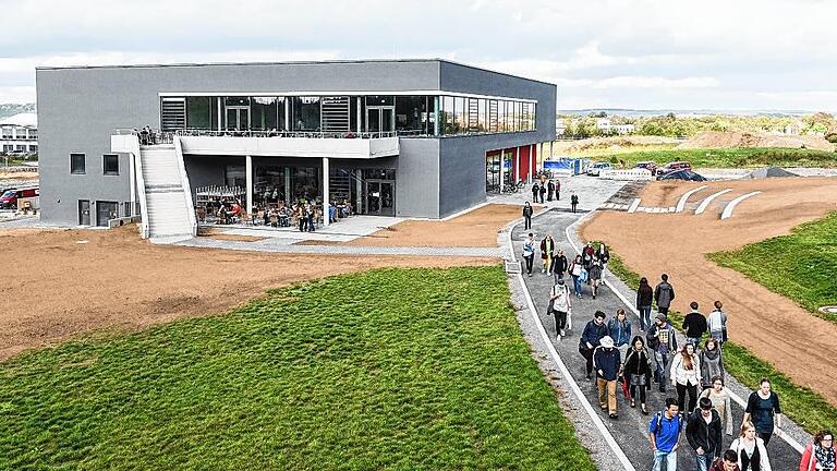 Grünes Licht für Sechs-Millionen-Projekt: In unmittelbarer Nähe der im Herbst eröffneten Mensateria auf dem Campus Nord möchte die Universität ein Gebäude für eine Graduiertenschule errichten. Grünes Licht für Sechs-Millionen-Projekt: In unmittelbarer Nähe der im Herbst eröffneten Mensateria auf dem Campus Nord möchte die Universität ein Gebäude für eine Graduiertenschule errichten.
