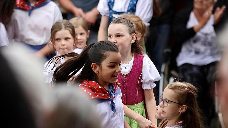 Bei der 500-Jahr-Feier standen die jüngsten Wildfleckener schon im Mittelpunkt. Jetzt befassten sich die Kommunalpolitiker mit den Perspektiven und Problemen der Kindertagesstätten im Ort.       -  Bei der 500-Jahr-Feier standen die jüngsten Wildfleckener schon im Mittelpunkt. Jetzt befassten sich die Kommunalpolitiker mit den Perspektiven und Problemen der Kindertagesstätten im Ort.