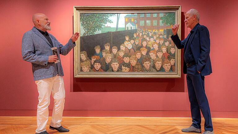 Die Fabrik als Ort, der die Menschen nach Belieben verschlingt und wieder ausspuckt. Museumsleiter Wolf Eiermann (links) und Kurator Ulrich Pohlmann vor dem Bild 'Arbeiterinnen' (1900) von Hans Baluschek.