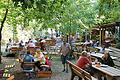 Der Biergarten auf dem Zeilberg ist immer gut besucht. Touristen oder Stammgäste &ndash; alle kommen gerne hierher.