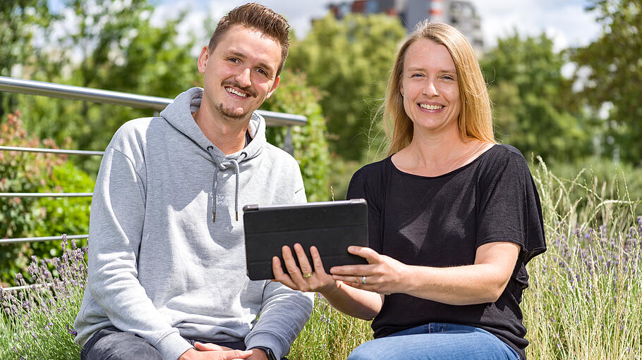 75 Jahre Main-Post       -  Jutta Glöckner und Konrad Jarysto arbeiten als Infografiker bei der Main-Post und sorgen so bei komplexen Themen für den Durchblick.