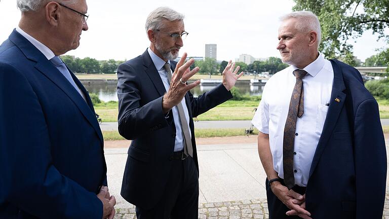 Innenministertreffen der unionsgeführten Länder       -  Die Minister debattieren über die Zuwanderung nach Deutschland.