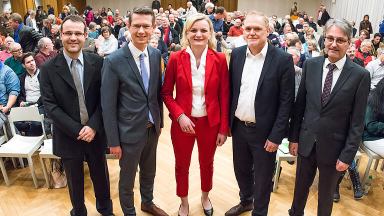 Anand Anders       -  Podiumsdiskussion unserer Redaktion mit Amtsinhaber Sebastian Remelé (CSU), Marietta Eder (SPD) und Holger Laschka (Grüne) zur OB-Wahl im evangelischen Gemeindehaus in Schweinfurt. Moderation durch Oliver Schikora und Josef Schäfer.