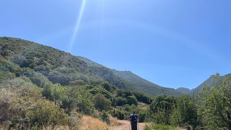 kreta berg.jpg       -  Urlauber können auf Kreta mehrere hohe Berge erklimmen.