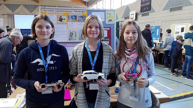Die Erstplatzierten vom Regionalwettbewerb „Schüler experimentieren“ im Bereich Technik: (von links) Helena Bott, Leni Herold und Carla Thomma. Die Erstplatzierten vom Regionalwettbewerb „Schüler experimentieren“ im Bereich Technik: (von links) Helena Bott, Leni Herold und Carla Thomma.