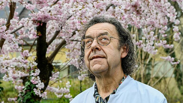 Macht das Frühjahr müde und geht das Wetter in die Knochen? Wetterfühligkeit gibt es jedenfalls in jedem Alter, sagt Geriater Dr. Michael Schwab vom Bürgerspital Würzburg. Macht das Frühjahr müde und geht das Wetter in die Knochen? Wetterfühligkeit gibt es jedenfalls in jedem Alter, sagt Geriater Dr. Michael Schwab vom Bürgerspital Würzburg.