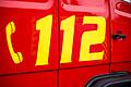 Einsatzwagen der Feuerwehr       -  Der Bus stand bereits in Vollbrand, als die Feuerwehr am Einsatzort eintraf. (Symbolbild)