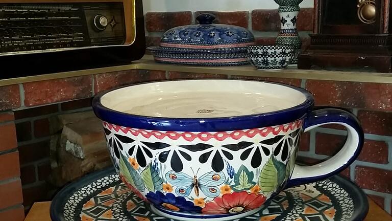 Eine Tasse Kaffee genießen und sich dabei gut unterhalten. Maria Blümm erinnert sich an eine ganz besondere Kaffeerunde in ihrer Kindheit. Eine Tasse Kaffee genießen und sich dabei gut unterhalten. Maria Blümm erinnert sich an eine ganz besondere Kaffeerunde in ihrer Kindheit.