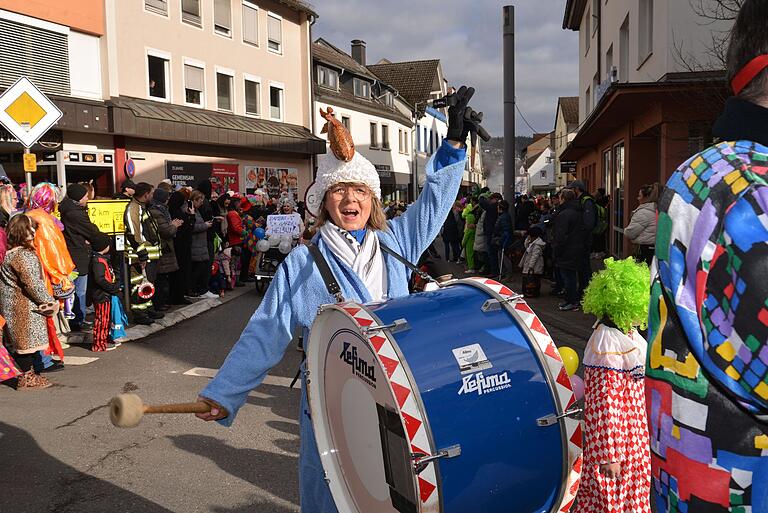 Gute Laune und ausgelassene Stimmung beim Frammersbacher Faschingsumzug am Samstag.
