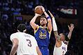 Klay Thompson       -  Guard Klay Thompson (M) wirft im Duell gegen sein zukünftiges Franchise auf den Korb.