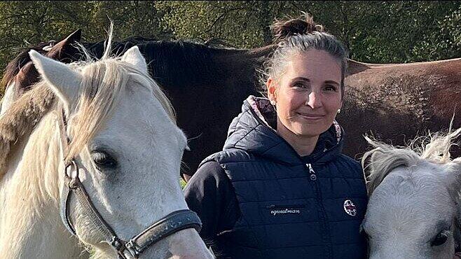 Reitanlage Obere Saline Bad Kissingen - Julia Hobusch ist die neue Pächterin des Reitstalls an der Oberen Saline in Bad Kissingen. Reitanlage Obere Saline Bad Kissingen - Julia Hobusch ist die neue Pächterin des Reitstalls an der Oberen Saline in Bad Kissingen.