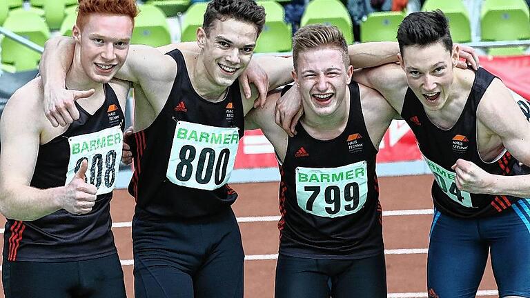 spo-staffel-kiefner       -  Die neuen Deutschen Meister über 4x200 Meter (von links): Nick Przeliorz, Hans-Arthur Margraf, Jonas Gerlach und Luis Brandner.Foto: Theo Kiefner