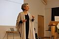 Gibt Landwirtinnen&nbsp;und angehenden Unternehmerinnen Tipps zum professionelleren Auftreten im Alltag: Stil-Beraterin Annette Sax beim Unternehmerinnenfrühstück der Regierung von Unterfranken in Dingolshausen.
