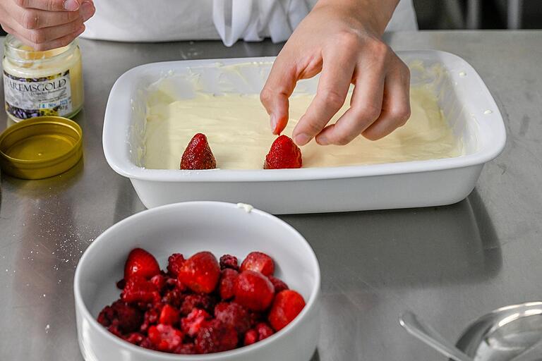 Auch aus Resten und Tiefkühlprodukten kann man ein leckeres Dessert zaubern. Auch aus Resten und Tiefkühlprodukten kann man ein leckeres Dessert zaubern. 