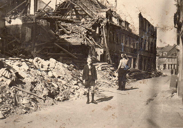 &nbsp;1945: Teile des Fischerrains liegen in Schutt und Asche.&nbsp;