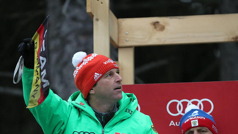 Bundestrainer       -  Werner Schuster stellte in Innsbruck fest: &bdquo;Das hat keinem Spaß gemacht: Den Springern nicht, den Trainern nicht und auch den Zuschauern nicht.&rdquo; Foto: Daniel Karmann