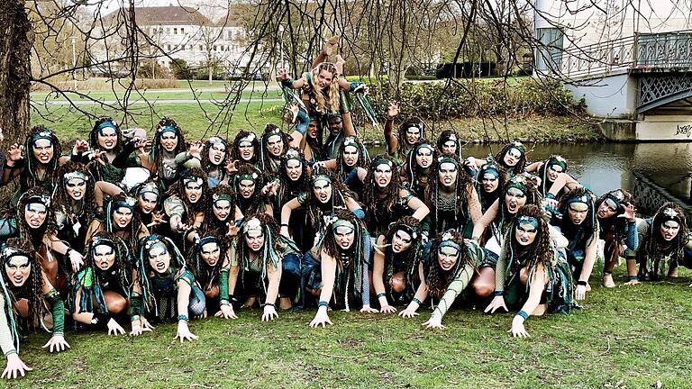 Die Schautanzgruppe der FG Versbach bei der Deutschen Meisterschaft in Braunschweig.