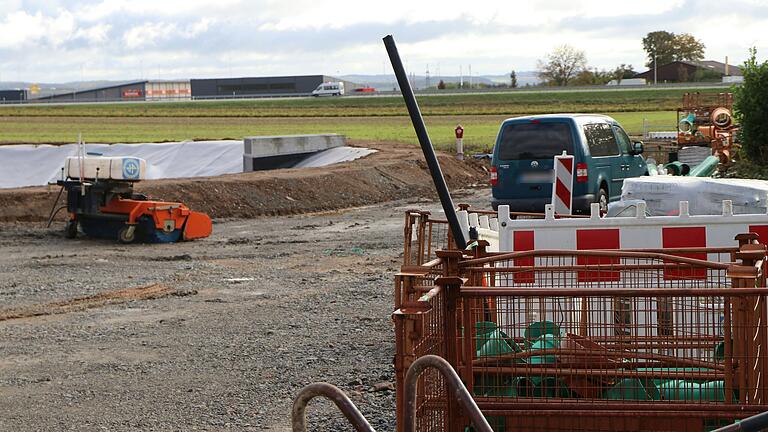 Die Erschließung des Baugebiets Märzfeld soll im Frühjahr 2025 abgeschlossen sein – aus dem Grundstücksverkauf erhofft sich die Stadt gute Einnahmen.