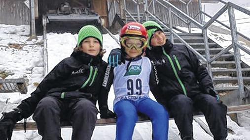 Auf dem Sprung: Die Rhöner Skispringer auf dem Bakken der Schanze in Rastbüchl im Bayerischen Wald (von links): Roman Groß (RWV Haselbach), Franz Eisenmann (WSV Oberweißenbrunn) und Laura Kemmerzell (WSV Oberweißenbrunn). Auf dem Sprung: Die Rhöner Skispringer auf dem Bakken der Schanze in Rastbüchl im Bayerischen Wald (von links): Roman Groß (RWV Haselbach), Franz Eisenmann (WSV Oberweißenbrunn) und Laura Kemmerzell (WSV Oberweißenbrunn).