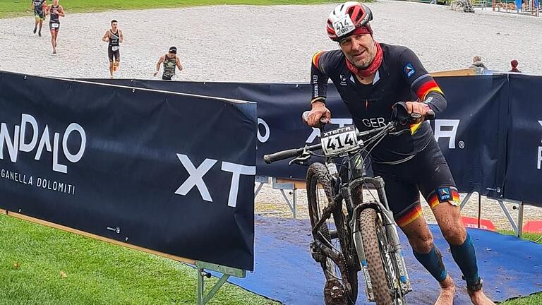 Der Kürnacher Georg Harbauer bei der Xterra-Weltmeisterschaft im Cross-Triathlon in Molveno, Italien. Der Kürnacher Georg Harbauer bei der Xterra-Weltmeisterschaft im Cross-Triathlon in Molveno, Italien. 