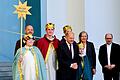 Die Sternsinger Noah (16 Jahre), Anton (15), Michel (14) und Fabian (11) sowie Begleiterin Monika Jacob aus der Pfarrei St. Ludwig in Marktbreit vertraten das Bistum Würzburg am Montagnachmittag beim Sternsinger-Empfang von Bundeskanzler Olaf Scholz zur 66. Aktion Dreikönigssingen.