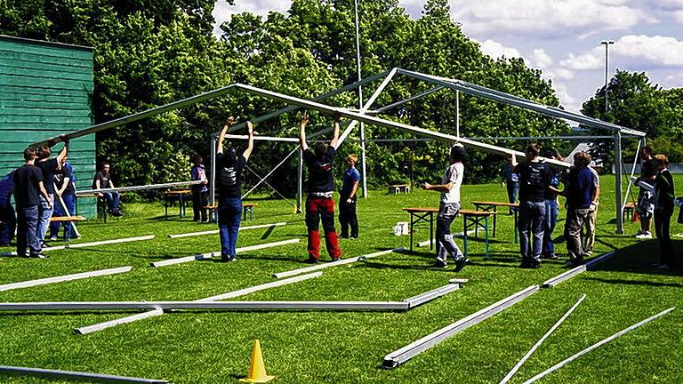 Fleißige Helfer: Für das Rottershäuser Musikfestival packen rund 100 Ehrenamtliche aus dem Dorf mit an