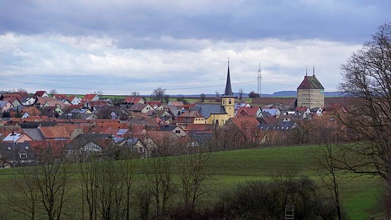 Die Gemeinde Prosselsheim wartet auf ihre Ortsumgehung. Die Planungen schreiten voran, aber bis tatsächlich gebaut wird, dauert es noch eine unbestimmte Zeit.