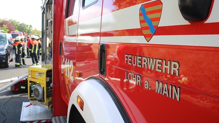 Die Lohrer Feuerwehr musste in den vergangenen Wochen mehrfach wegen falscher Alarme zur Flüchtlingsunterkunft in der ehemaligen Jugendherberge ausrücken. Kommandant Sebastian Mademann sorgt sich daher um die Einsatzbereitschaft seiner Truppe. Dieses Symbolfoto indes stammt von einem 'echten' Brandeinsatz.&nbsp;