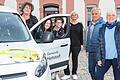 Die Idee hatte Bürgermeisterin Andrea Rothenbucher (2. von links), gefahren wird das Bürgertaxi Hettstadt ehrenamtlich u.a. von Karina Poelmann (links), Marion Gabel, Sonja Rothenbucher, Walter Ehmann und Beate Krambeck.&nbsp;