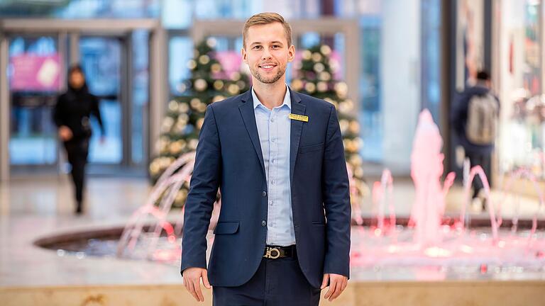 Alexander Kuckshaus ist neuer Centermanager der Stadtgalerie Schweinfurt. Damit löst er seine Vorgängerin Songül Aksu ab. In die Zukunft der Stadtgalerie blickt er zuversichtlich. Alexander Kuckshaus ist neuer Centermanager der Stadtgalerie Schweinfurt. Damit löst er seine Vorgängerin Songül Aksu ab. In die Zukunft der Stadtgalerie blickt er zuversichtlich.