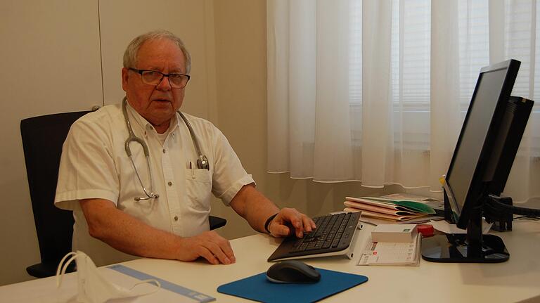 Dr. Hans Steinke betreibt übergangsweise die Allgemeinarztpraxis in Elfershausen. Dr. Hans Steinke betreibt übergangsweise die Allgemeinarztpraxis in Elfershausen.