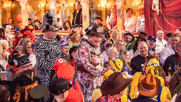 Fastnacht in Franken 2025: In unserem Liveblog erhalten Sie exklusive Einblicke in die Livesendung aus Veitshöchheim.