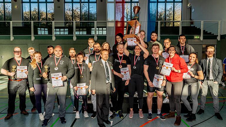 Powerlifting Würzburg gewinnt die Unterfränkische Meisterschaft im Bankdrücken