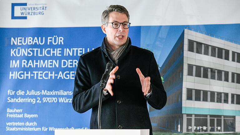 Froh über das Aus für den NC: Bayerns Wissenschaftsminister Markus Blume (CSU) im Januar 2023 bei einem Richtfest-Termin an der Universität Würzburg. Froh über das Aus für den NC: Bayerns Wissenschaftsminister Markus Blume (CSU) im Januar 2023 bei einem Richtfest-Termin an der Universität Würzburg.