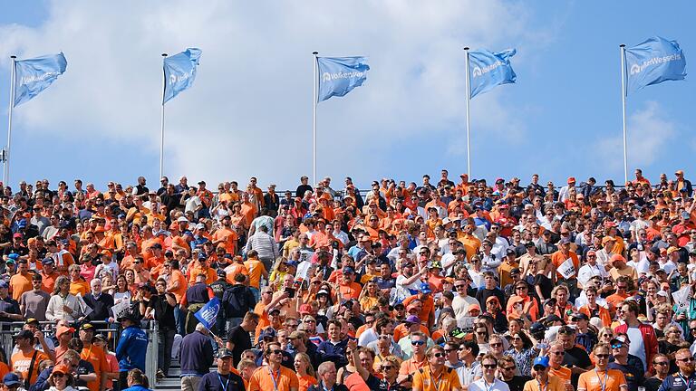 Grand Prix der Niederlande       -  Das Formel-1-Rennen der Niederlande: ein Fan-Magnet in Orange.