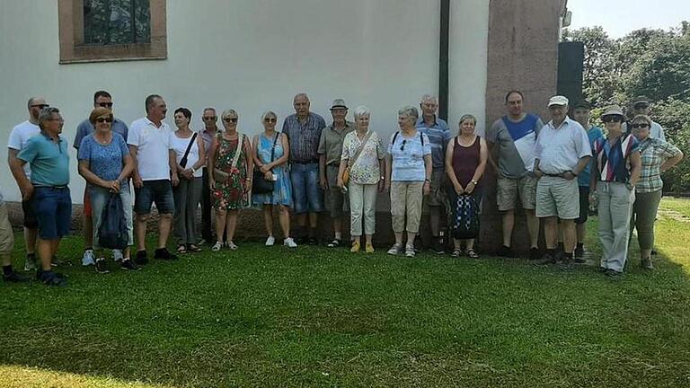 Die Wandergruppe der DJK Burghausen unternahm in Zusammenarbeit mit der Dorfgemeinschaft einen Ausflug zu Maria Ehrenberg.