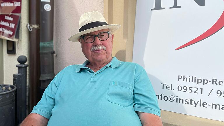 Günter Flachsenberger mag seinen Urlaub am liebsten 'daheam' in Deutschland. Diesmal fährt er mit dem Bus in die Alpenrepublik Österreich.&nbsp;