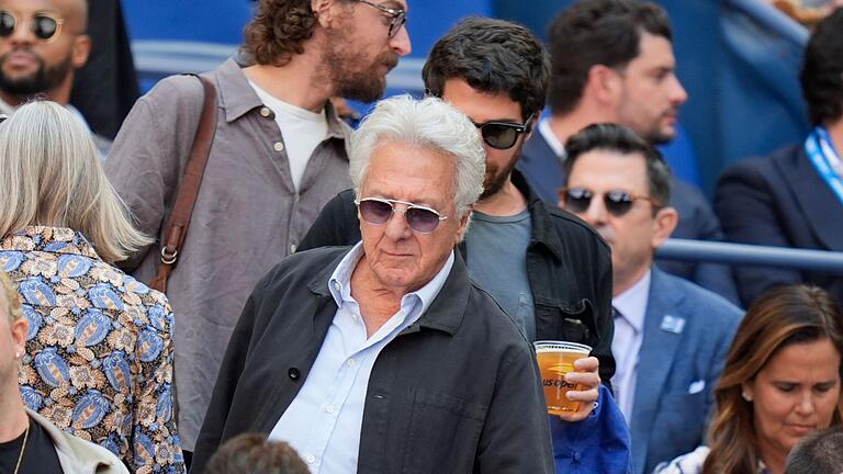 ATP-Tour - US Open - Auch Schauspieler Dustin Hoffman ließ sich das Finale nicht entgehen. ATP-Tour - US Open - Auch Schauspieler Dustin Hoffman ließ sich das Finale nicht entgehen.