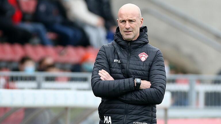 Für fünf Zweitligaspiele im Amt: Marco Antwerpen war nach wenigen Wochen als Trainer der Würzburger Kickers wieder Geschichte und steht inzwischen beim 1. FC Kaiserslautern an der Seitenlinie.