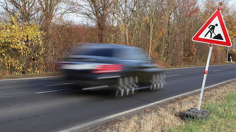 Die Baustellenschilder werden stellenweise noch etwas länger stehen bleiben, wenn der Verkehrsausschuss ernst macht und Vorhaben verschiebt.