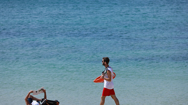 Rettungsschwimmer Mallorca.jpeg       -  Rettungsschwimmer sorgen an den Stränden auf Mallorca für Sicherheit. Was ist, wenn sie streiken?