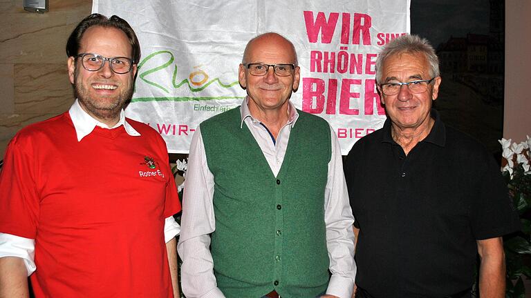 Diplom-Betriebswirt Xaver Weydringer als Vertreter von Rother Bräu (von links), Elmar Markert als Vertreter von "Strecks Brauhaus" und Braumeister Werner Lang erklärten das Brauhandwerk beim Pro"bier"abend in Bad Königshofen. Diplom-Betriebswirt Xaver Weydringer als Vertreter von Rother Bräu (von links), Elmar Markert als Vertreter von "Strecks Brauhaus" und Braumeister Werner Lang erklärten das Brauhandwerk beim Pro"bier"abend in Bad Königshofen.