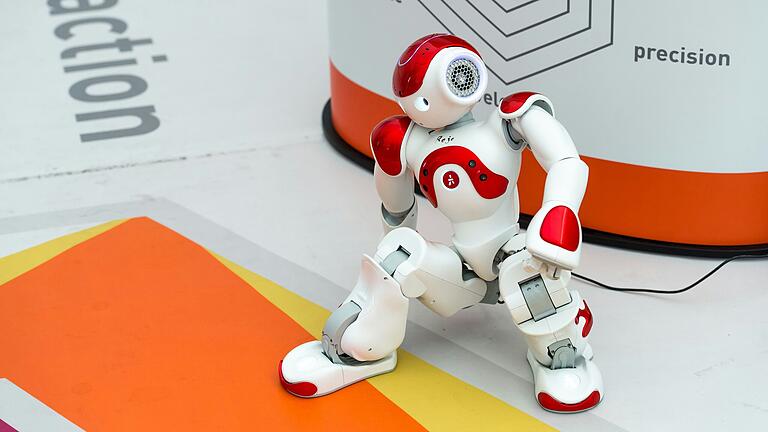 Auch bei der Ufra 2020 warb die THWS für ihren Studiengang Robotik. Auch bei der Ufra 2020 warb die THWS für ihren Studiengang Robotik.