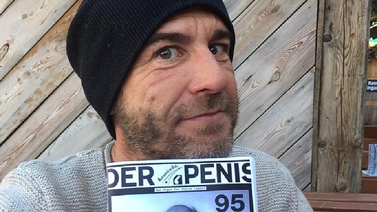 Mehmet Scholl, Pate der 100. Ausgabe des Schweinfurter Fanzines &bdquo;Der kosmische Penis&rdquo;.