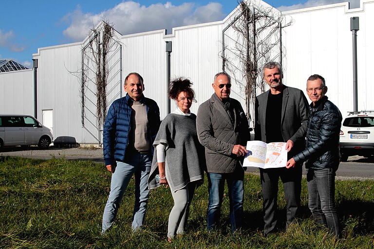 Für den geplanten „Gesundheitspark Zeil“ stellte der Investor mit dem planenden Architekten erstmals das Konzept vor (von links): Stefan Burger, Jannette Engel (Portfolio-Managerin), Investor Uwe Kolb, Architekt Stefan Drees (Feddersen-Architekten Berlin) sowie Projektmanager Florian Schreiner.