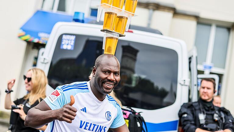 Bierpreise beim Fußball       -  Der Bierpreis bleibt bei den Vereinen der 2. Liga weitgehend stabil