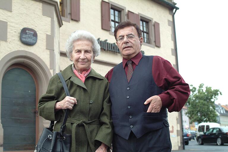Besuch in der Heimat, die längst fremd geworden war: Wolfgang Stein im Jahr 2004 in Schweinfurt, wo er Margarita Calvary traf. Besuch in der Heimat, die längst fremd geworden war: Wolfgang Stein im Jahr 2004 in Schweinfurt, wo er Margarita Calvary traf.