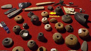 Unscheinbar und doch äußerst effektiv: Die Spinnwirtel. Mehr als 20 aus dem Nachlass von Wolfgang Bühringer sind ab Sonntag, 13. April, im Heimat- und Archäologie-Museum in Poppenlauer zu sehen, das dann wieder jeden 2. Sonntag des Monats von 14 b...       -  Unscheinbar und doch äußerst effektiv: Die Spinnwirtel. Mehr als 20 aus dem Nachlass von Wolfgang Bühringer sind ab Sonntag, 13. April, im Heimat- und Archäologie-Museum in Poppenlauer zu sehen, das dann wieder jeden 2. Sonntag des Monats von 14 bis 18 Uhr geöffnet ist.