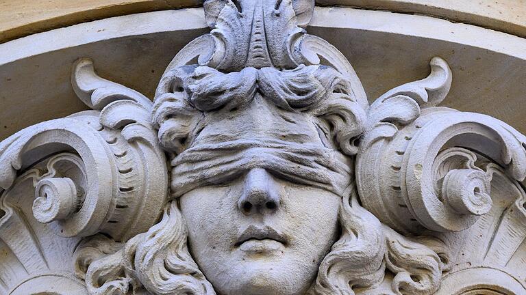 Darstellung der Justitia. Darstellung der Justitia.